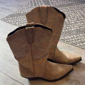 Tan Embroidered Cowboy Boots